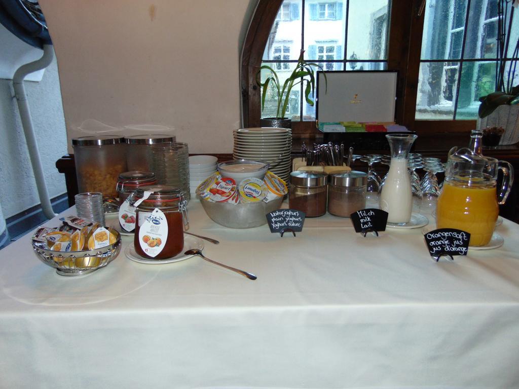 Zunfthaus Zur Rebleuten Chur Buitenkant foto