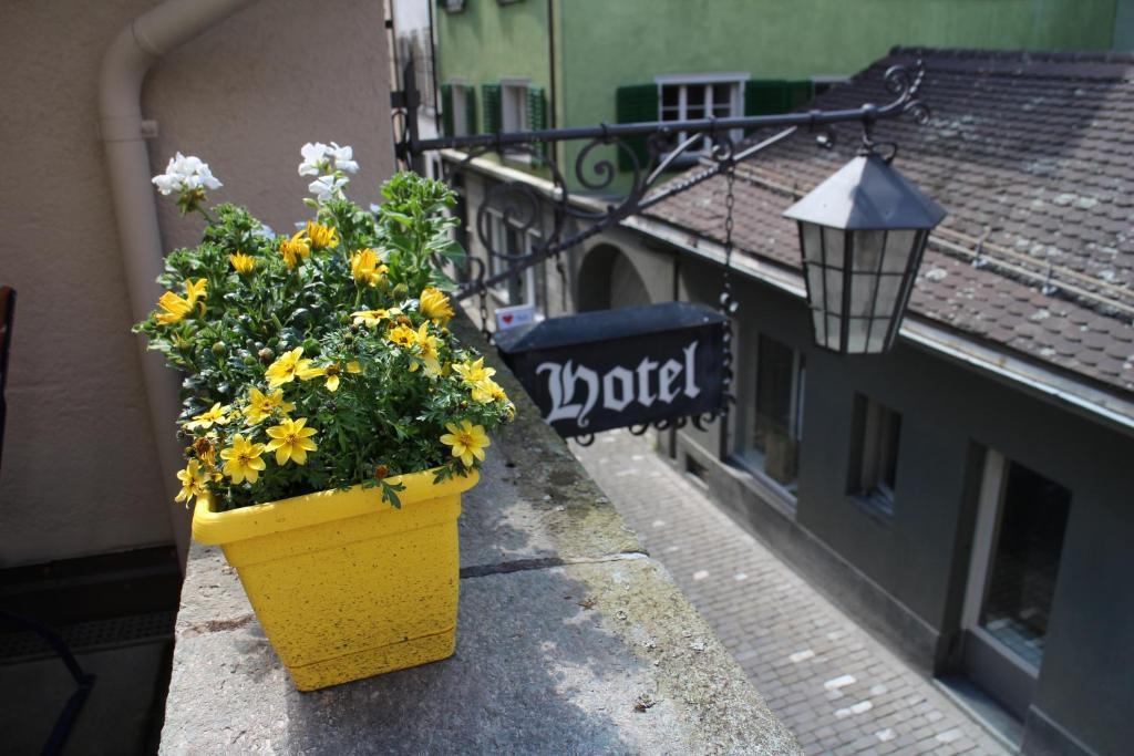 Zunfthaus Zur Rebleuten Chur Buitenkant foto